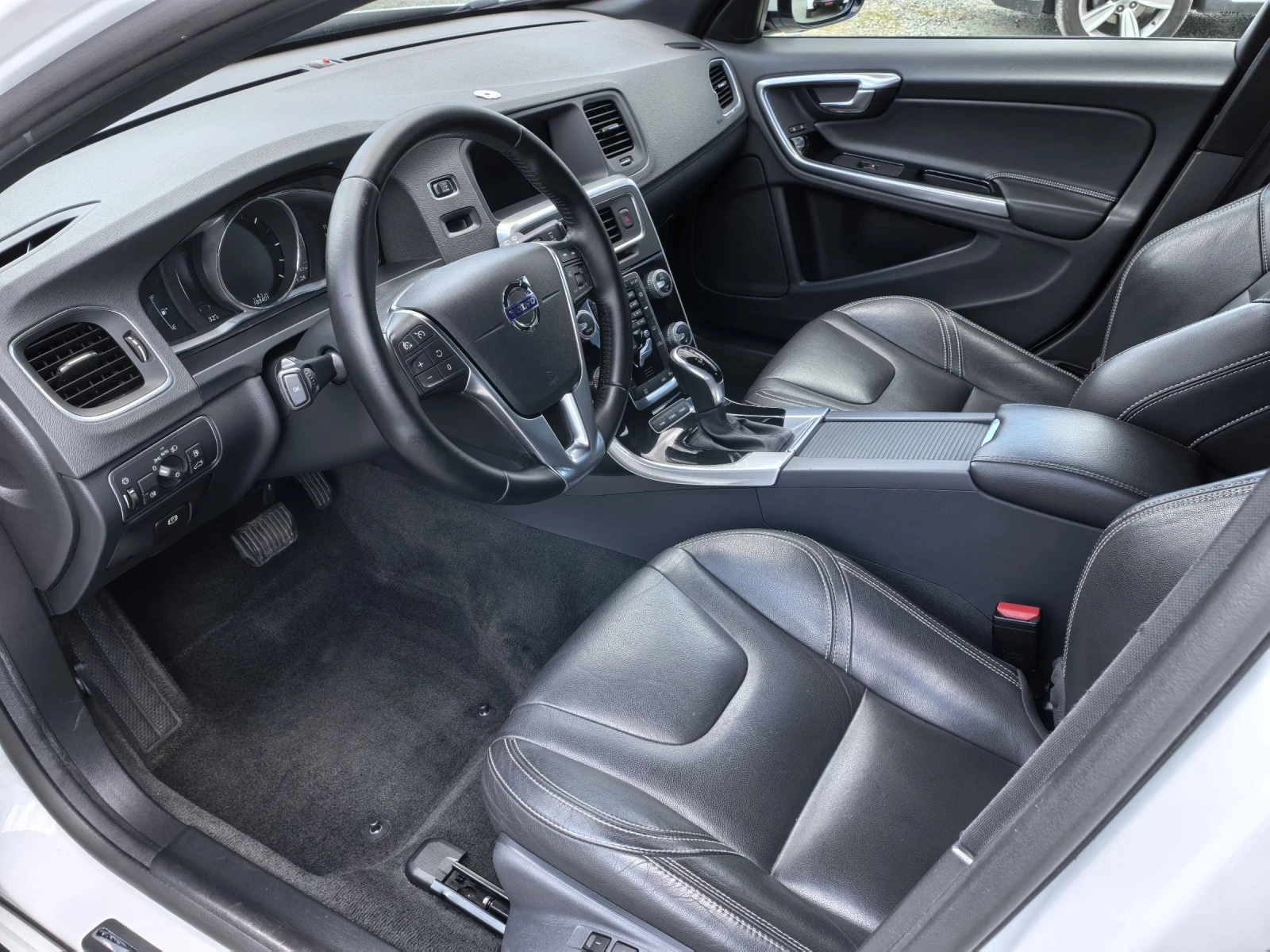 Volvo V60 2.0 D5 225�.� Twin Engine Plug-in Hybrid AWD | Mobile.bg � ����������� 16