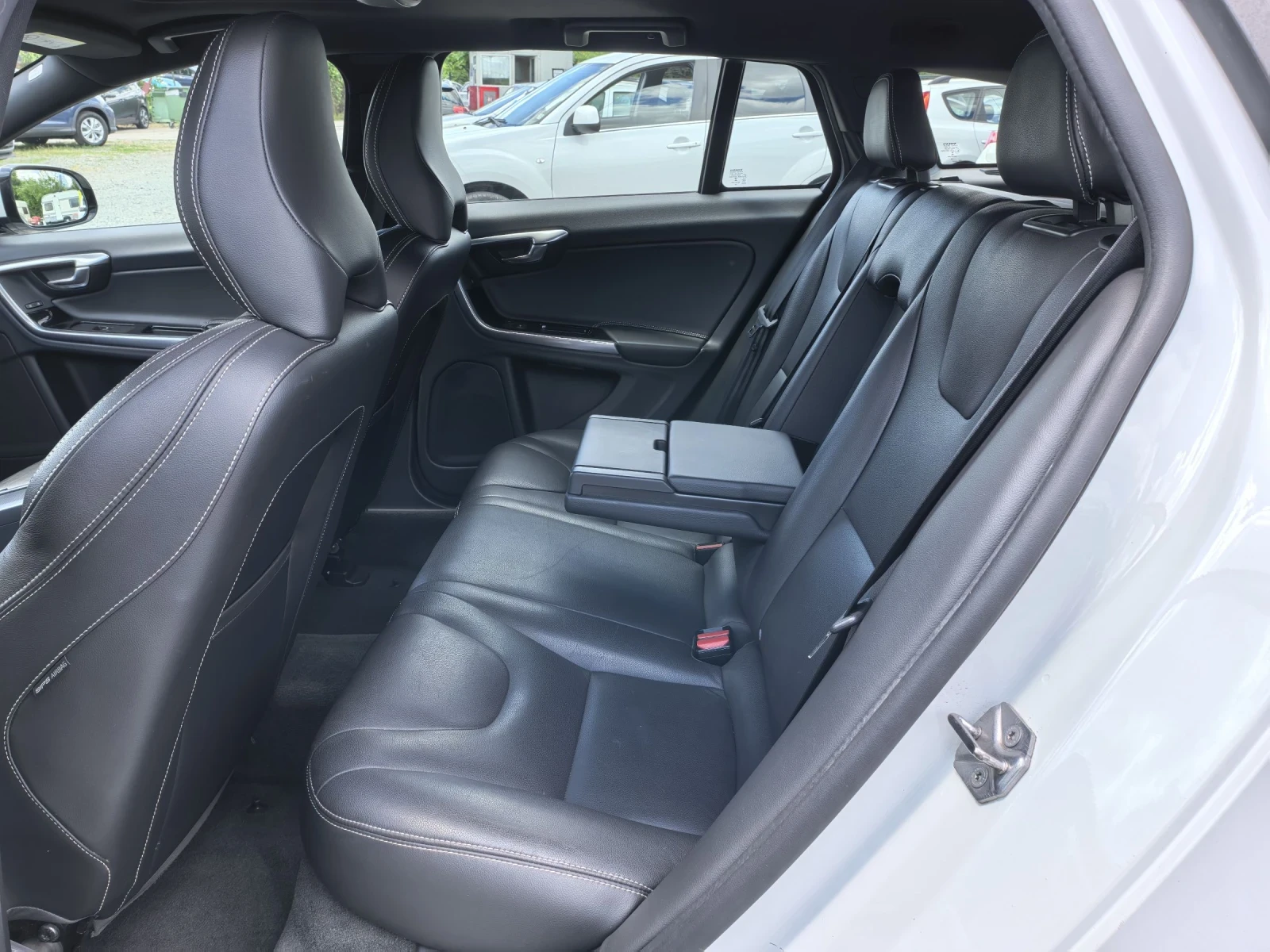 Volvo V60 2.0 D5 225�.� Twin Engine Plug-in Hybrid AWD | Mobile.bg � ����������� 9