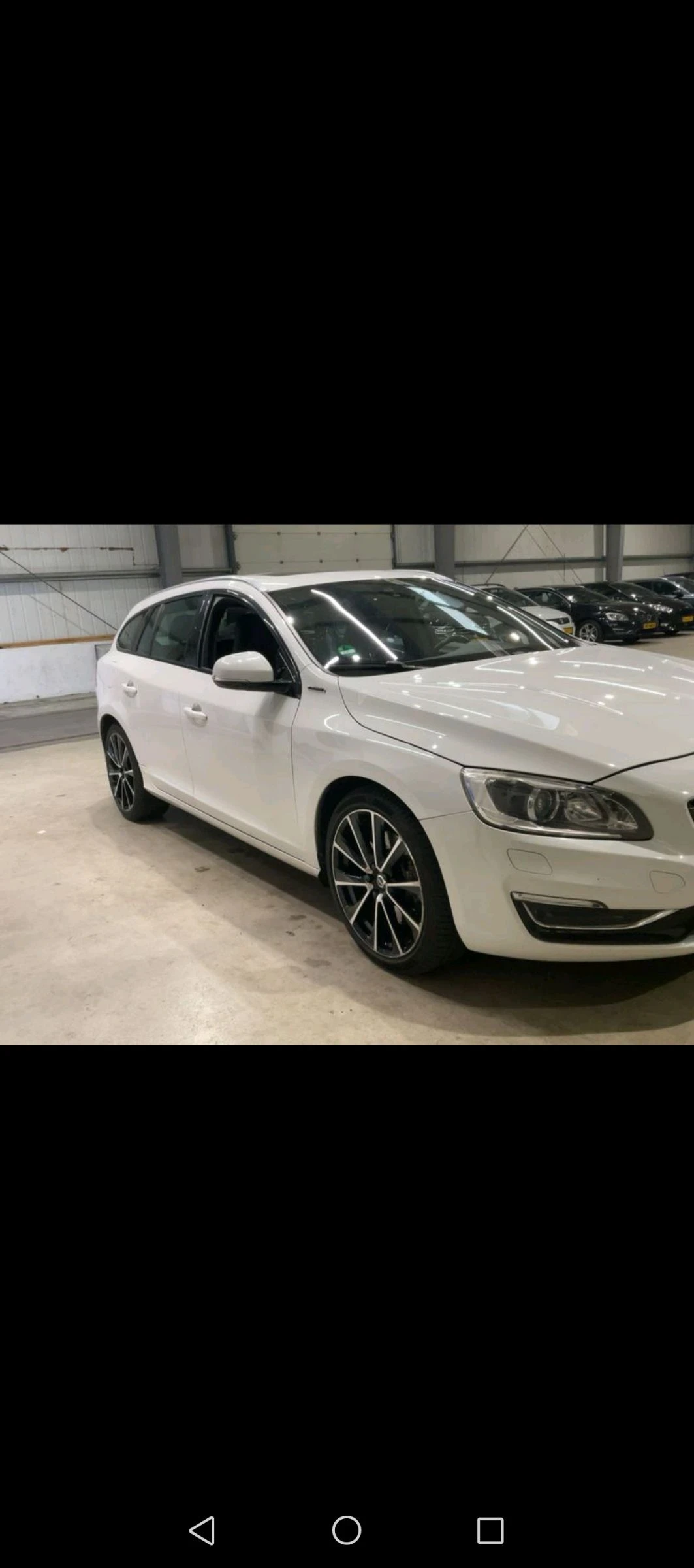 Volvo V60 2.0 D5 225к.с Twin Engine Plug-in Hybrid AWD, снимка 2 - Автомобили и джипове - 55143624