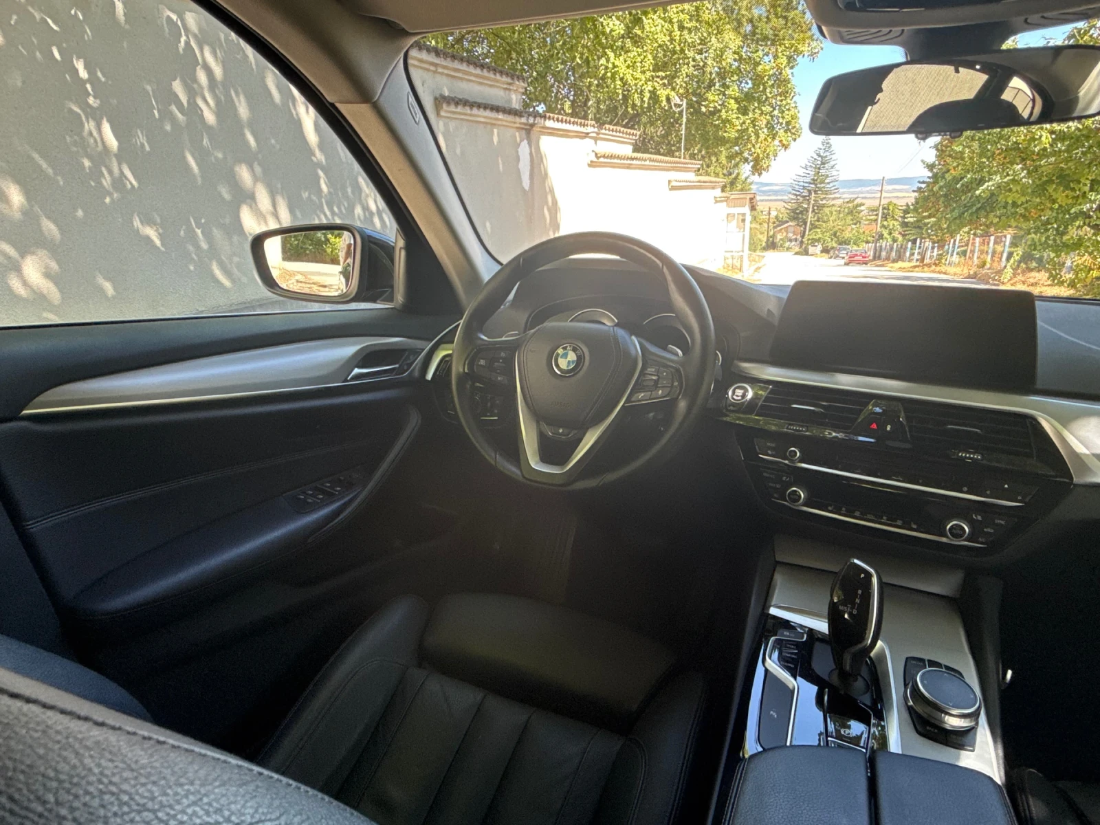 BMW 530 i | Led Adaptive | Подгрев | Напълно Обслужена | , снимка 12 - Автомобили и джипове - 55779294