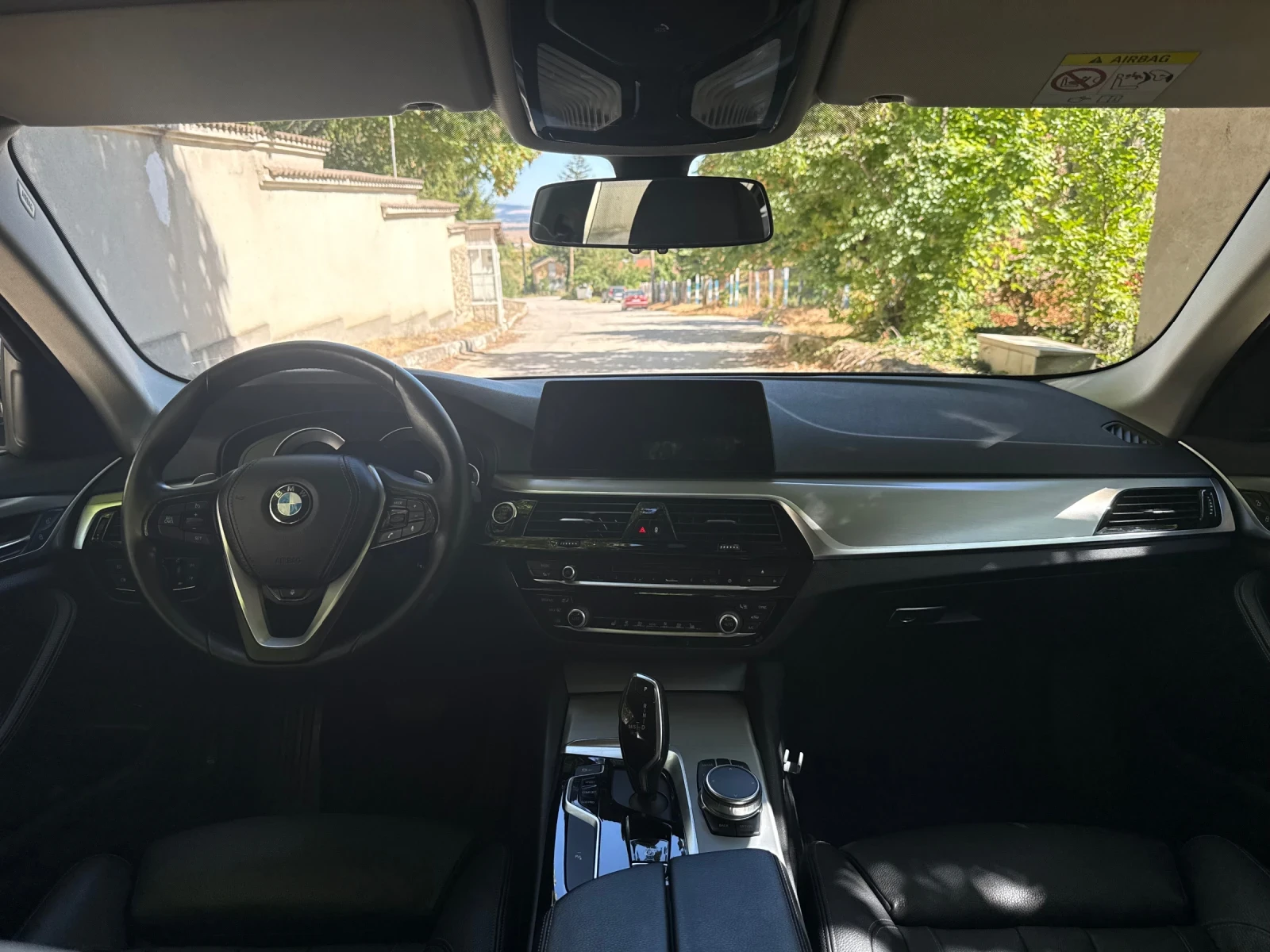 BMW 530 i | Led Adaptive | Подгрев | Напълно Обслужена | , снимка 11 - Автомобили и джипове - 55779294