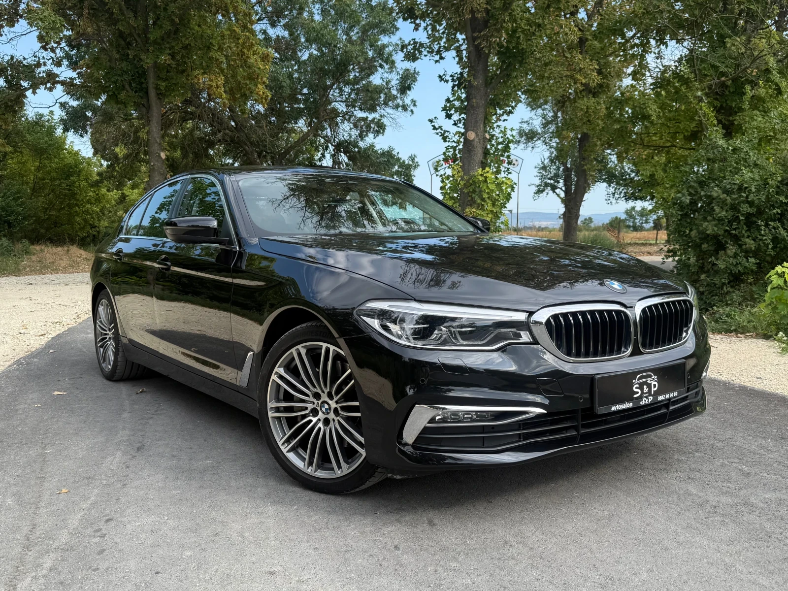BMW 530 i | Led Adaptive | Подгрев | Напълно Обслужена | 