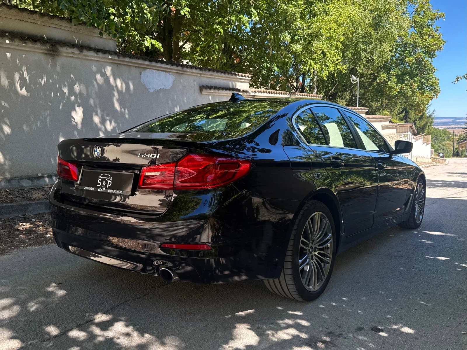 BMW 530 i | Led Adaptive | Подгрев | Напълно Обслужена | , снимка 6 - Автомобили и джипове - 55779294