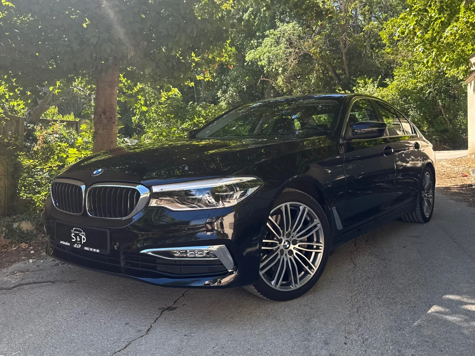 BMW 530 i | Led Adaptive | Подгрев | Напълно Обслужена | , снимка 3 - Автомобили и джипове - 55779294