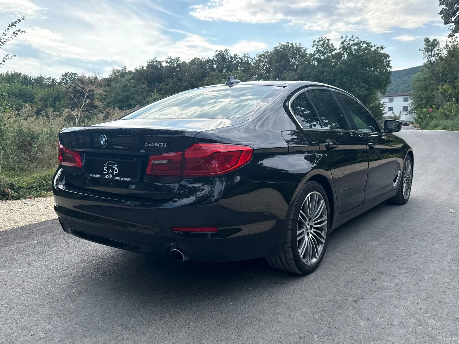 BMW 530 i | Led Adaptive | Подгрев | Напълно Обслужена | , снимка 6 - Автомобили и джипове - 55782732