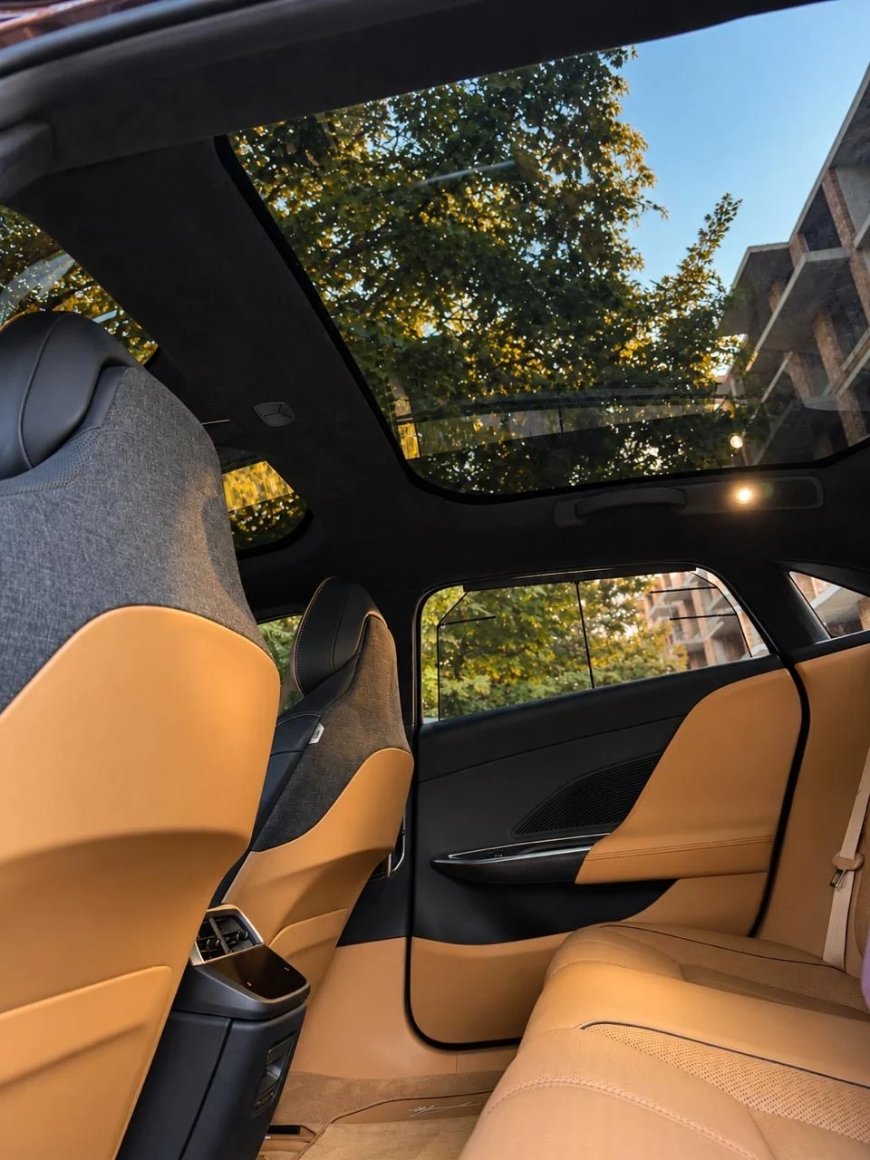 Lucid Air Grand Touring 820 �.� 800 �� ������ �� 100�� �� 3� | Mobile.bg � ����������� 6