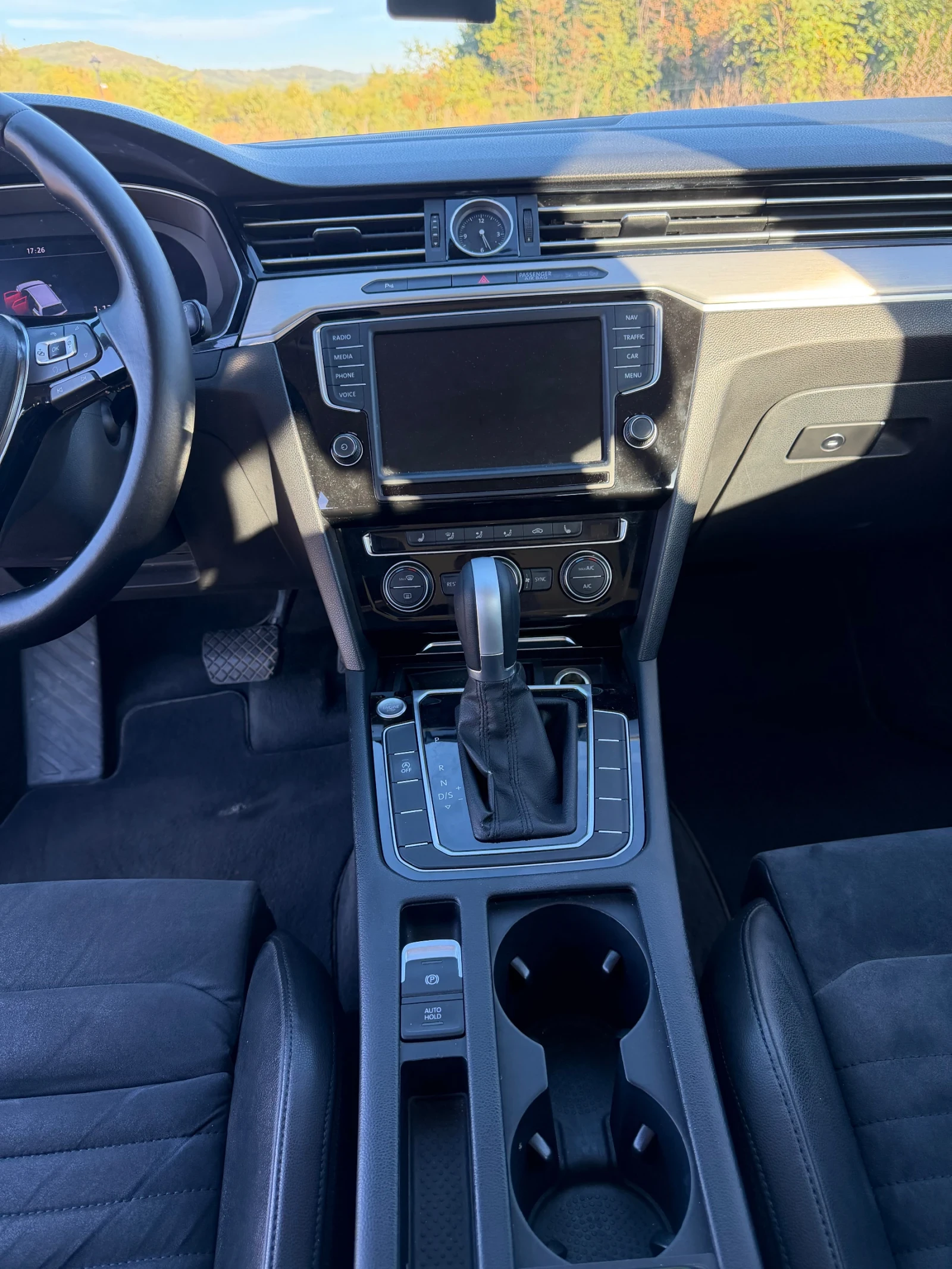 VW Passat 2.0 TDI 150 , снимка 13 - Автомобили и джипове - 56361927