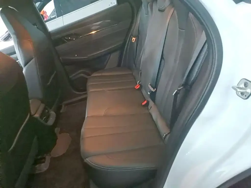 DONGFENG 580 Model 518 Comfort Champion Edition, снимка 12 - Автомобили и джипове - 56661232