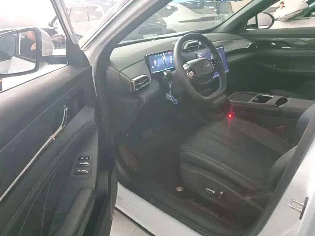 DONGFENG 580 Model 518 Comfort Champion Edition, снимка 7 - Автомобили и джипове - 56661232