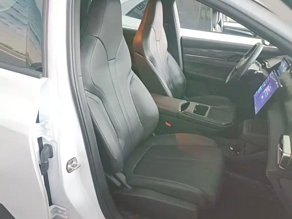 DONGFENG 580 Model 518 Comfort Champion Edition, снимка 9 - Автомобили и джипове - 56661232