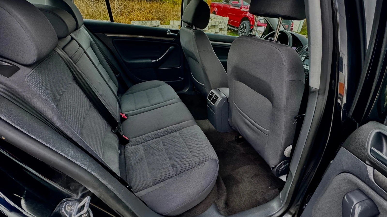 VW Golf 1.9 TDI Italia , снимка 11 - Автомобили и джипове - 56725975