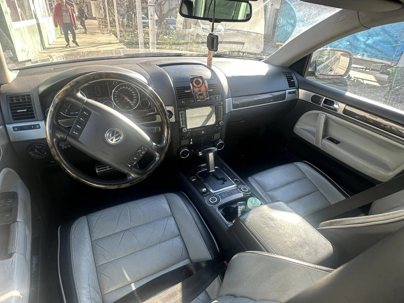 VW Touareg 5.0 , снимка 8 - Автомобили и джипове - 49262251