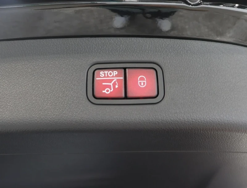 Mercedes-Benz GLC 220  AMG line - PANO- HEAD UP* KEYLESS* EXCLUSIVE, снимка 16 - Автомобили и джипове - 52530485