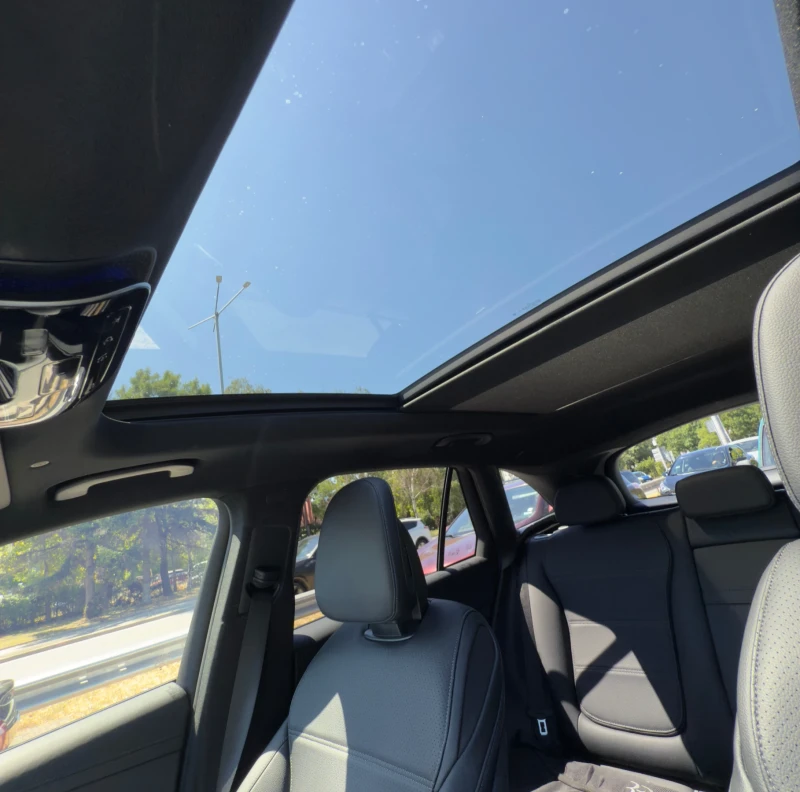 Mercedes-Benz GLC 220  AMG line - PANO- HEAD UP* KEYLESS* EXCLUSIVE, снимка 4 - Автомобили и джипове - 52530485