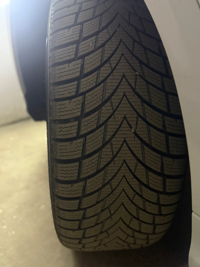 Audi Q8 Black Optic/B&O/S-Line/Technik, снимка 17 - Автомобили и джипове - 52417542