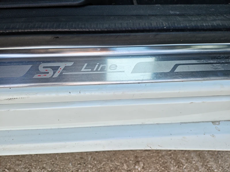 Ford Kuga, снимка 15 - Автомобили и джипове - 52423444