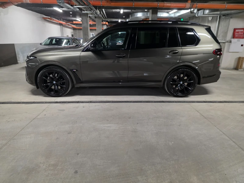 BMW X7 М60i* 7 местен* H&K* панорама* 360 , снимка 4 - Автомобили и джипове - 52938755