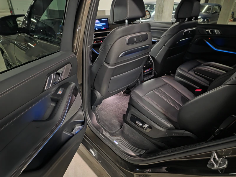 BMW X7 М60i* 7 местен* H&K* панорама* 360 , снимка 10 - Автомобили и джипове - 52938755