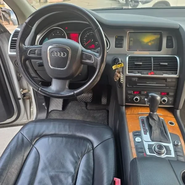 Audi Q7 3.0 TDI Quattro, снимка 15 - Автомобили и джипове - 55132444