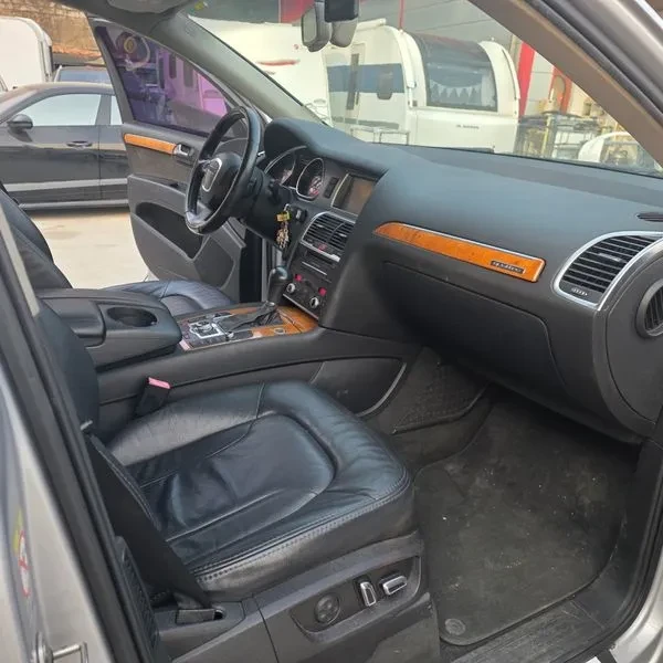 Audi Q7 3.0 TDI Quattro, снимка 12 - Автомобили и джипове - 55132444