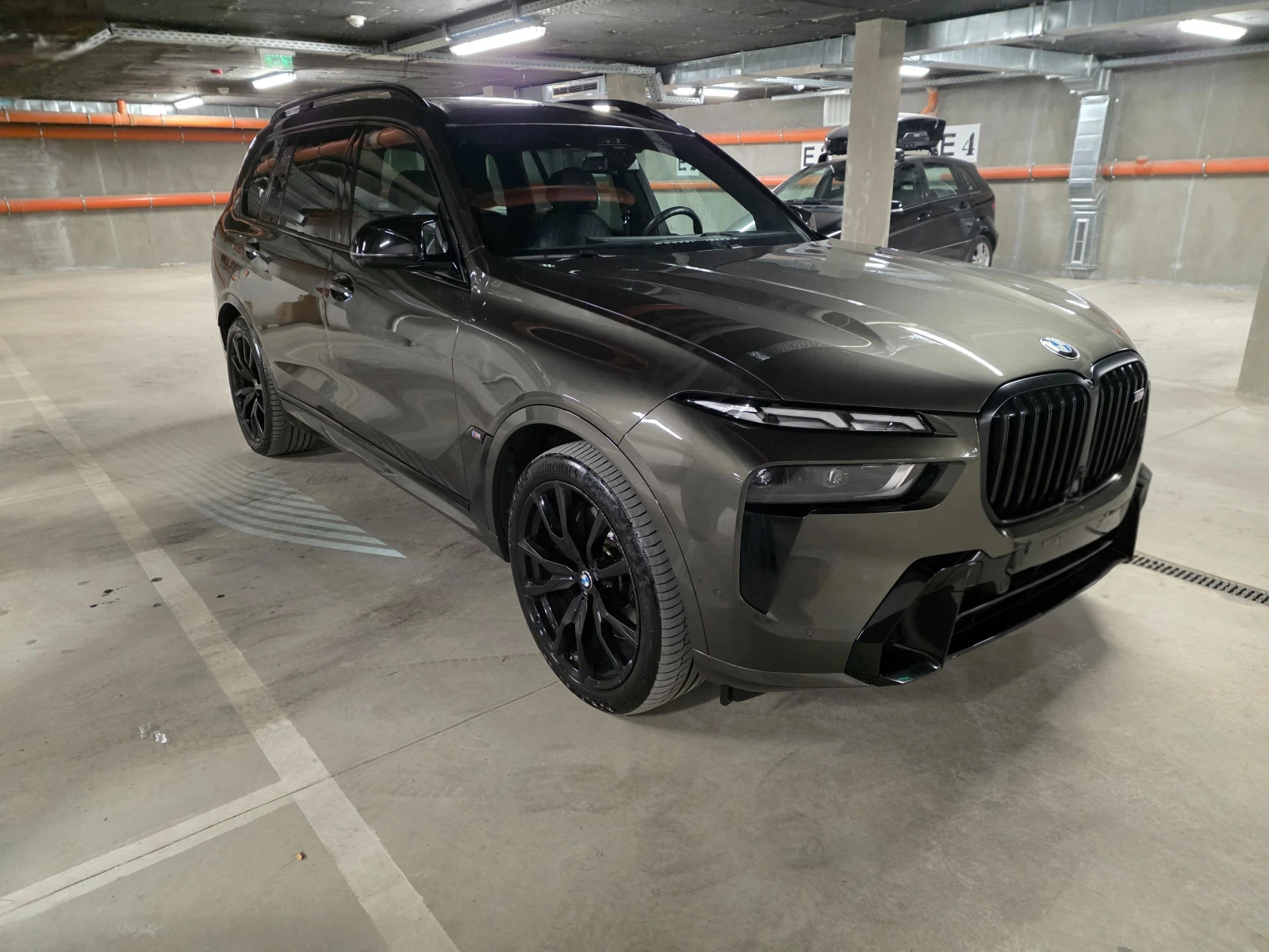 BMW X7 М60i* 7 местен* H&K* панорама* 360 , снимка 1