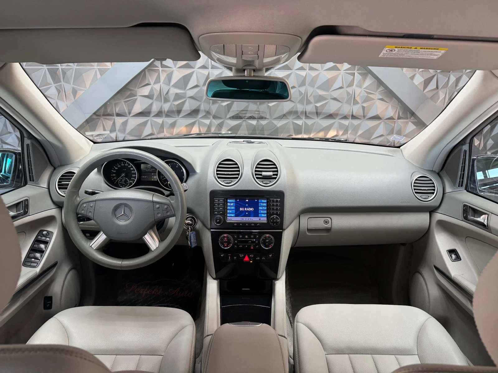 Mercedes-Benz ML 350 4 MATIC * HARMAN/KARDON * TV - изображение 7