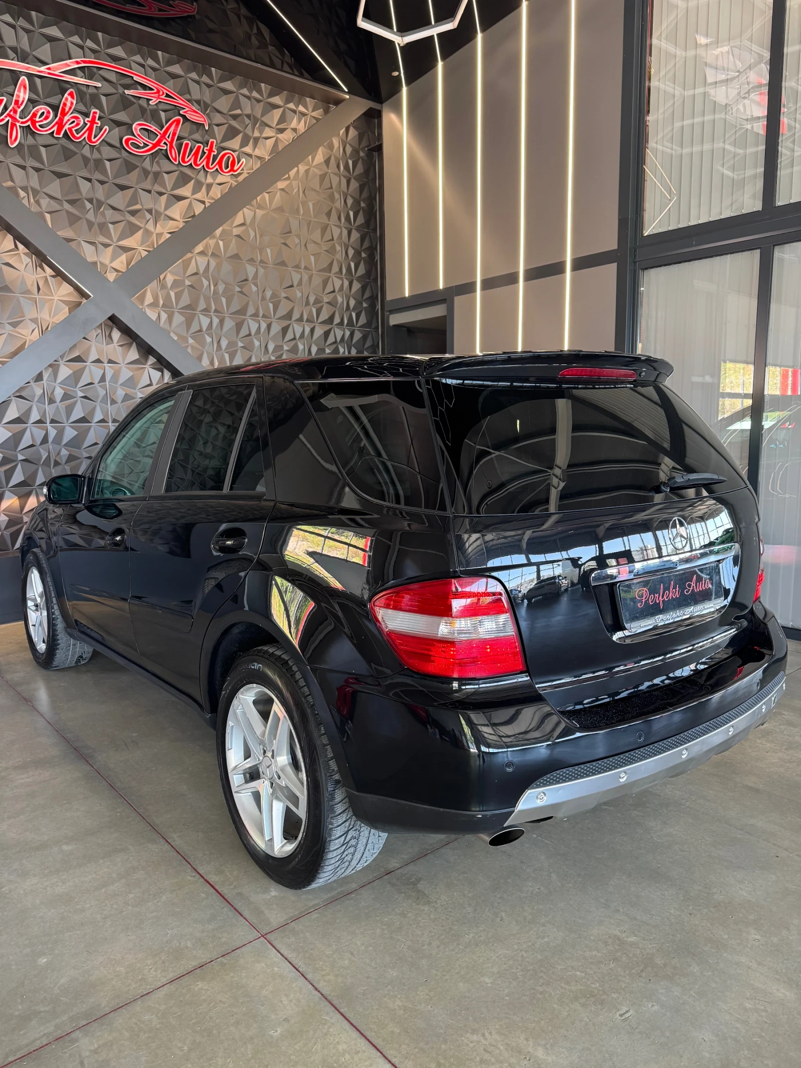 Mercedes-Benz ML 350 4 MATIC * HARMAN/KARDON * TV - изображение 3