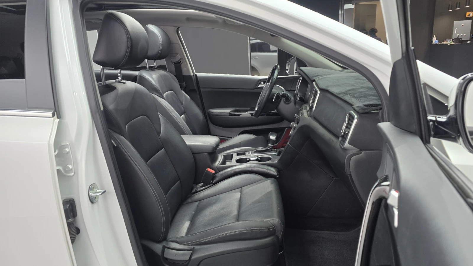 Kia Sportage 2.0 2WD NOBLESSE PLUS - изображение 10