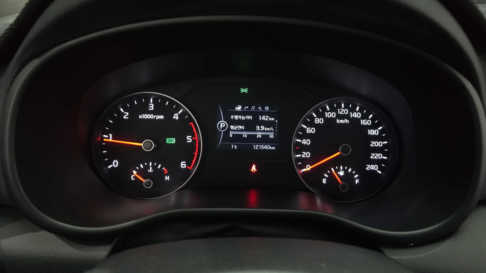 Kia Sportage 2.0 2WD NOBLESSE PLUS - изображение 8