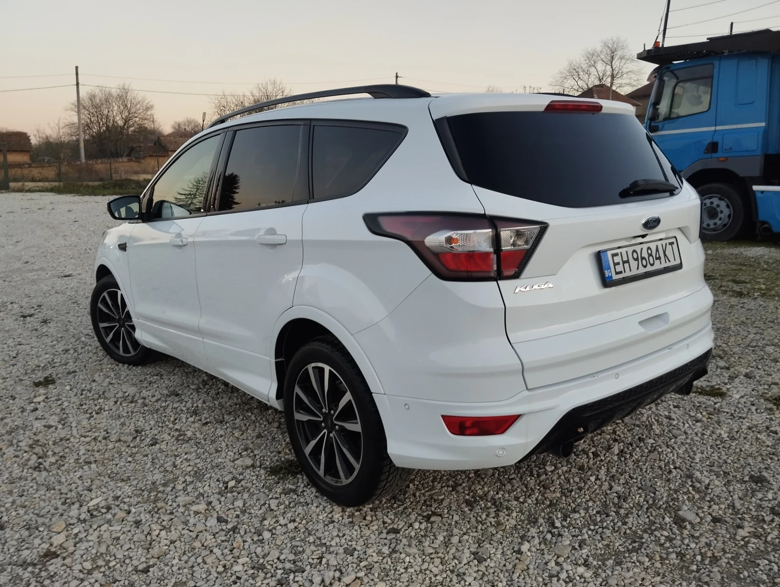 Ford Kuga  - изображение 4