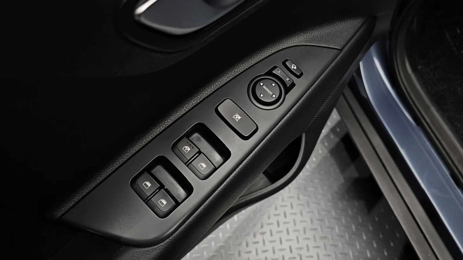 Kia Stonic 1.6 Prestige autogeorge.com, снимка 15 - Автомобили и джипове - 54136472