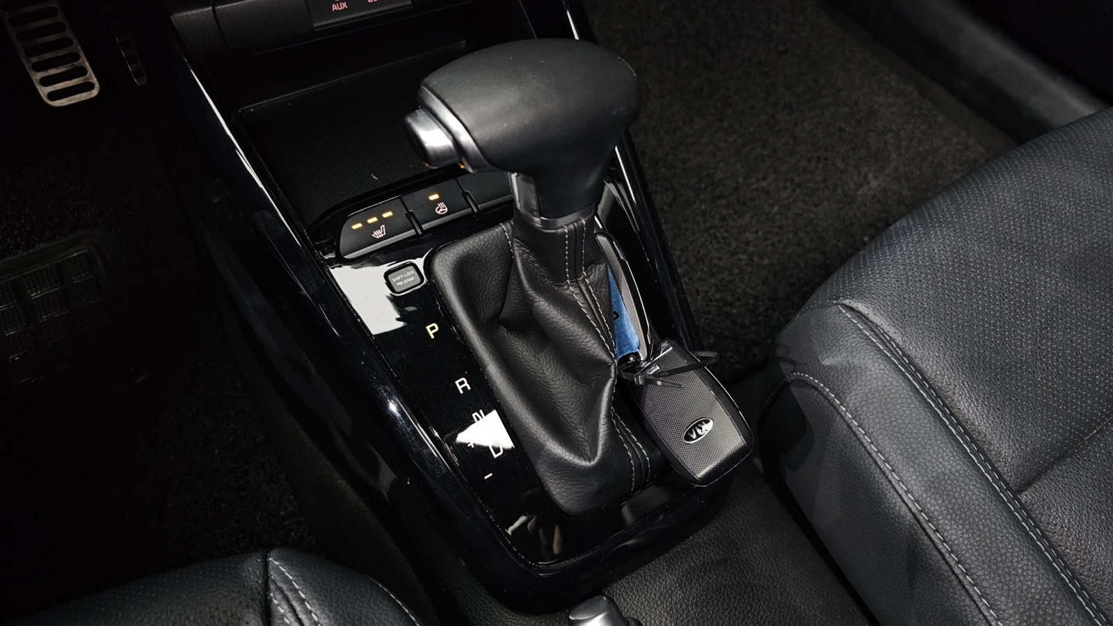 Kia Stonic 1.6 Prestige autogeorge.com, снимка 8 - Автомобили и джипове - 54136472