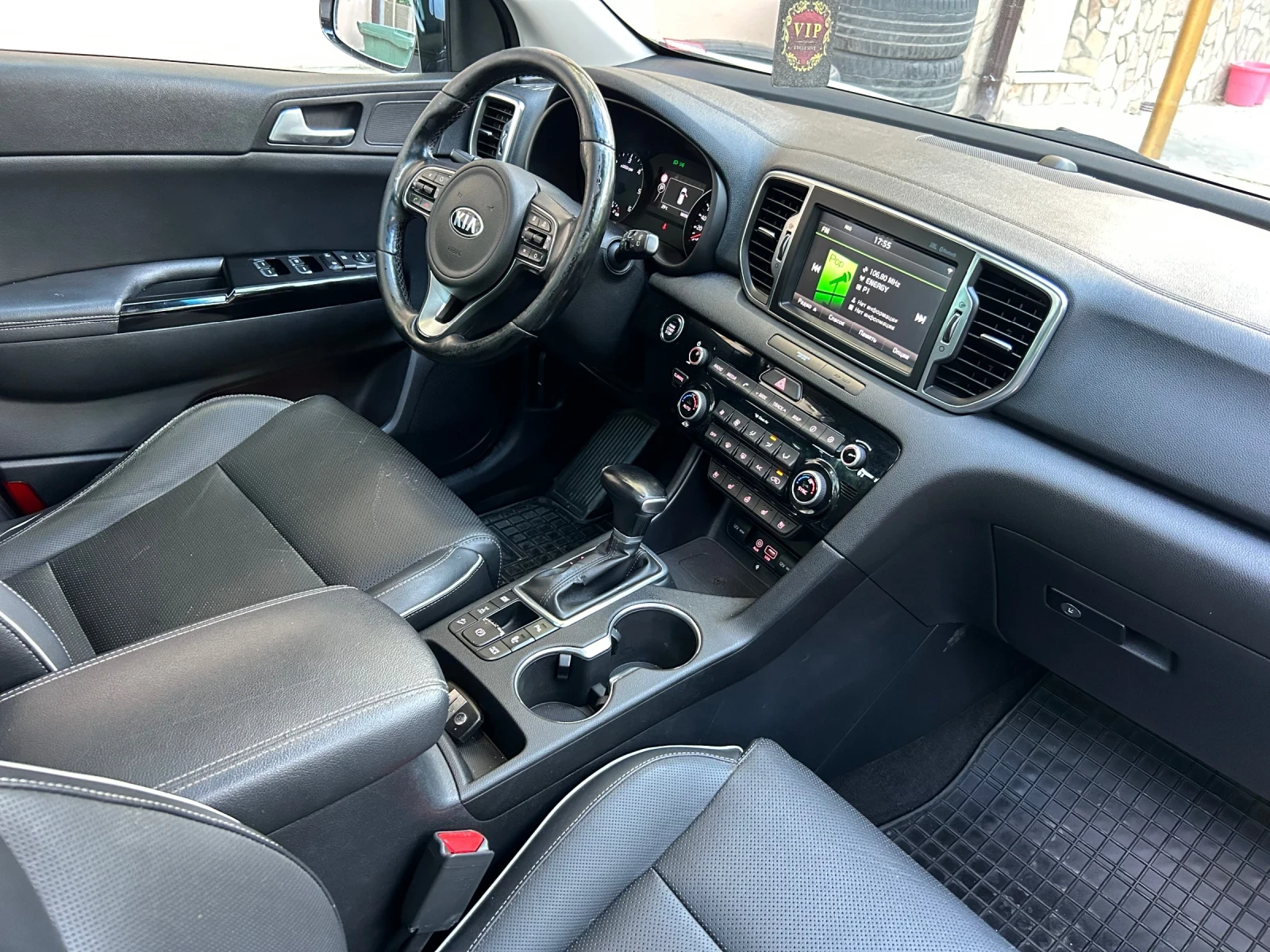 Kia Sportage 2.0CRDI 4x4 ПАНОРАМА ТОП, снимка 16 - Автомобили и джипове - 54717613