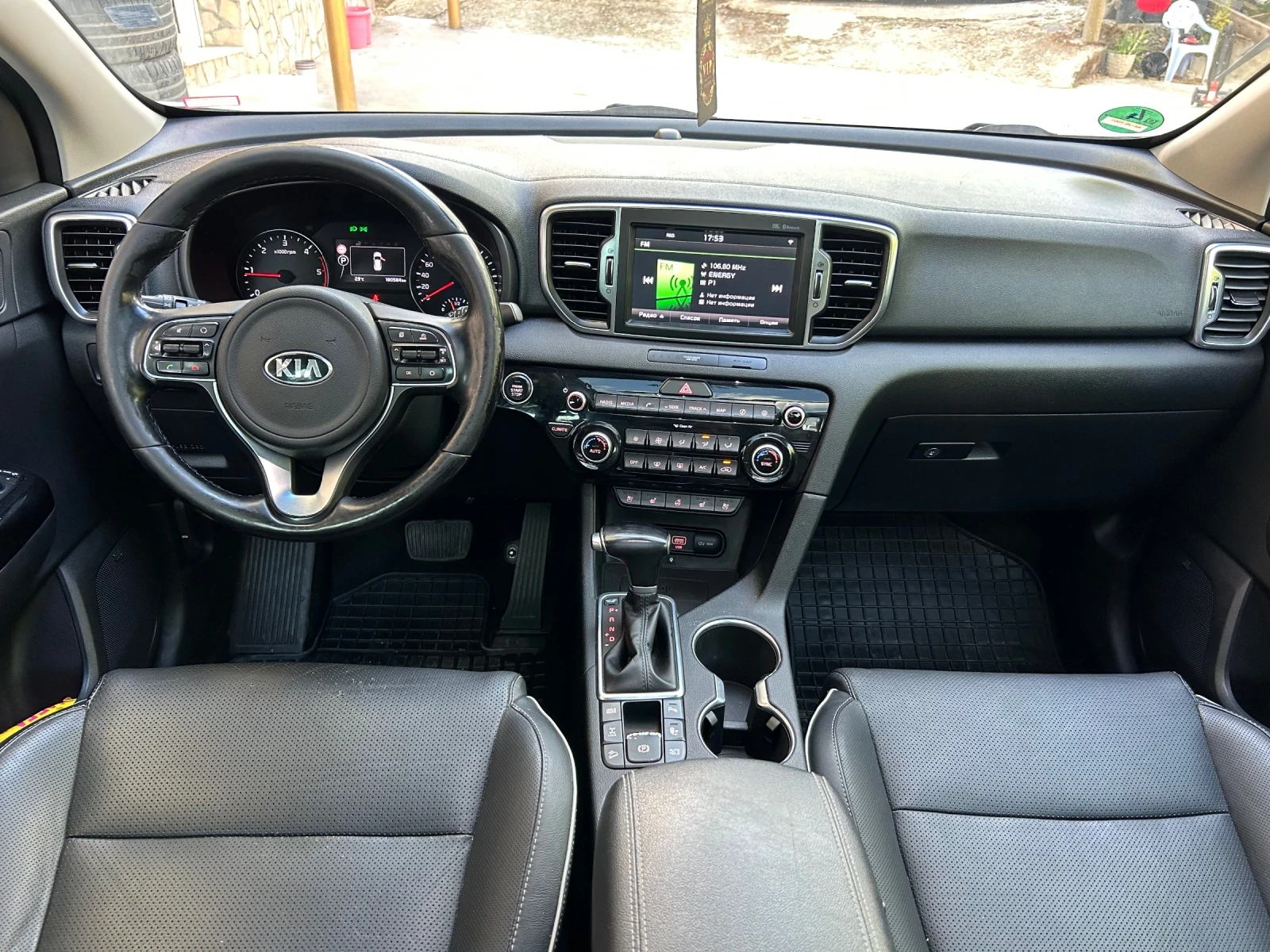 Kia Sportage 2.0CRDI 4x4 ПАНОРАМА ТОП, снимка 8 - Автомобили и джипове - 54717613