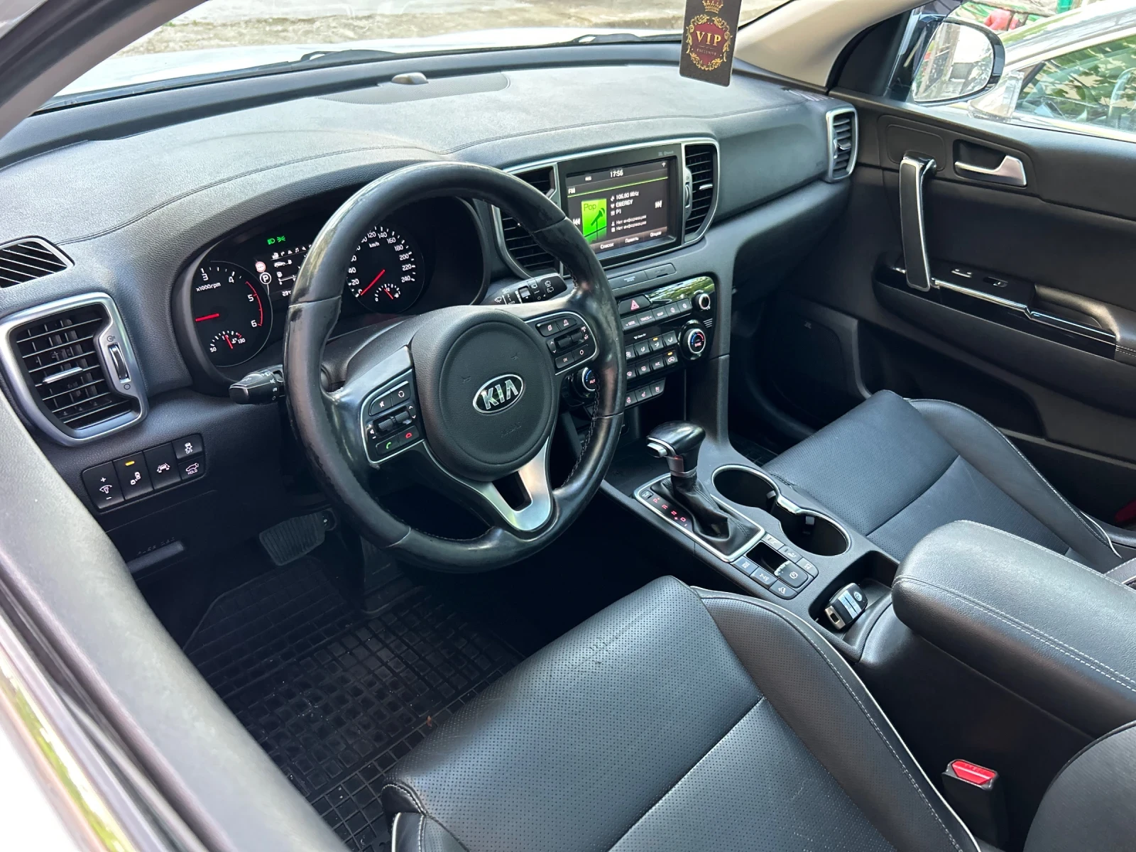 Kia Sportage 2.0CRDI 4x4 ПАНОРАМА ТОП, снимка 10 - Автомобили и джипове - 54717613