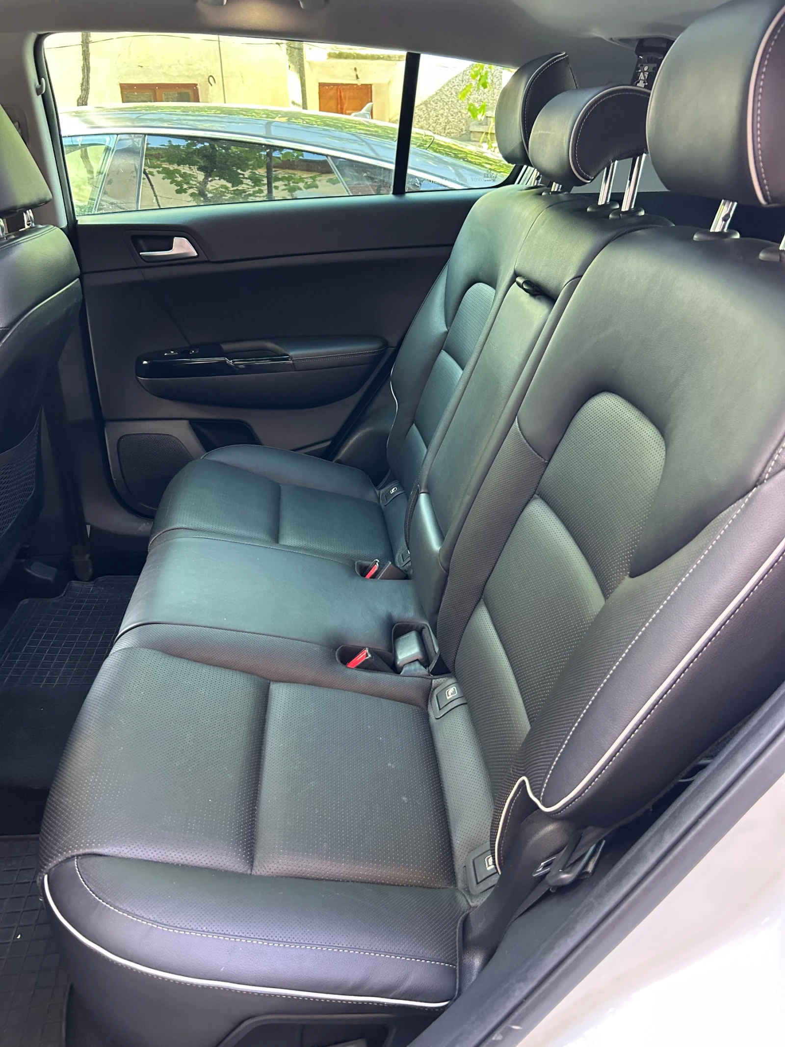 Kia Sportage 2.0CRDI 4x4 ПАНОРАМА ТОП, снимка 11 - Автомобили и джипове - 54717613