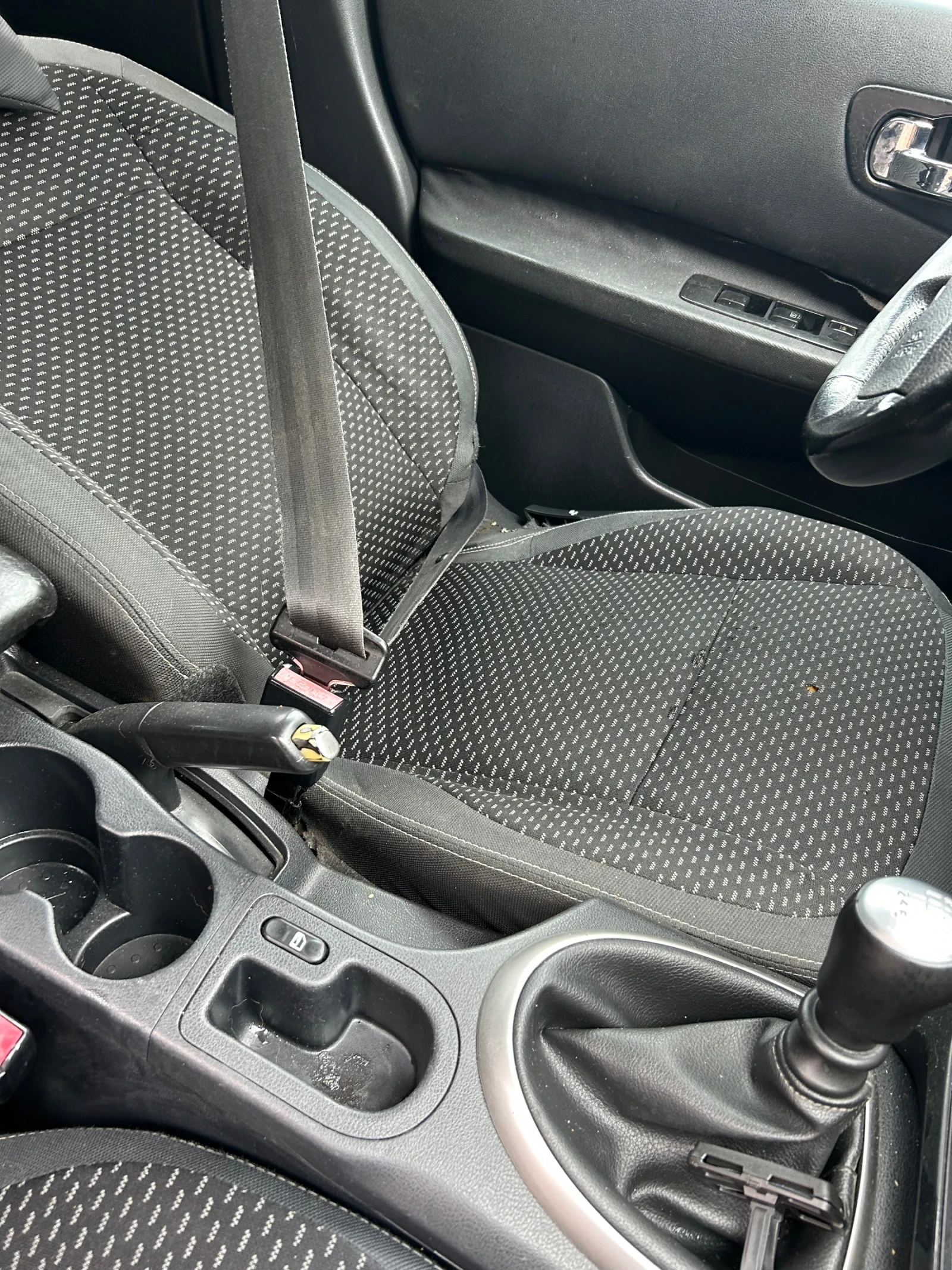 Nissan Qashqai, снимка 11 - Автомобили и джипове - 55351415