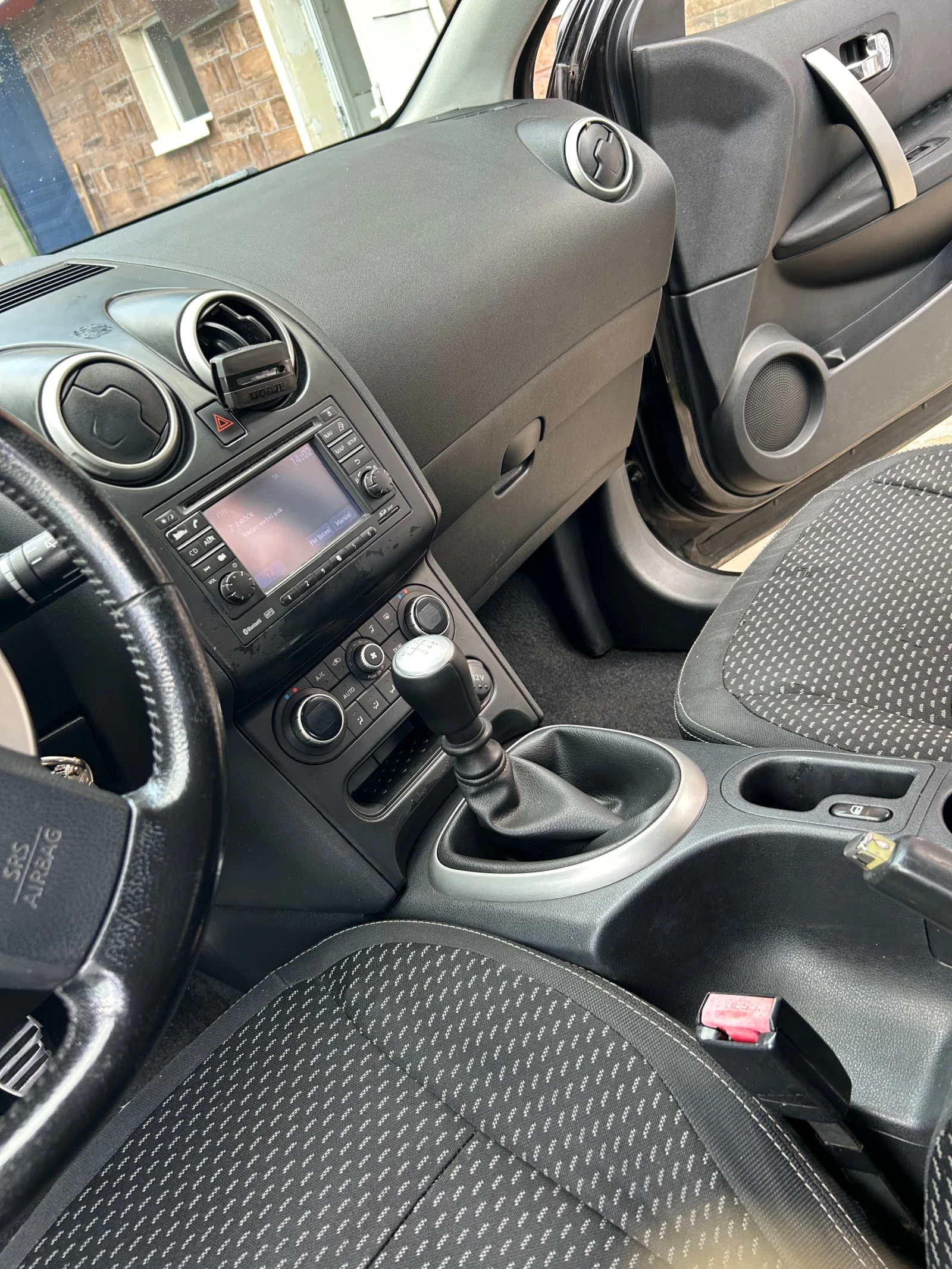 Nissan Qashqai, снимка 6 - Автомобили и джипове - 55351415