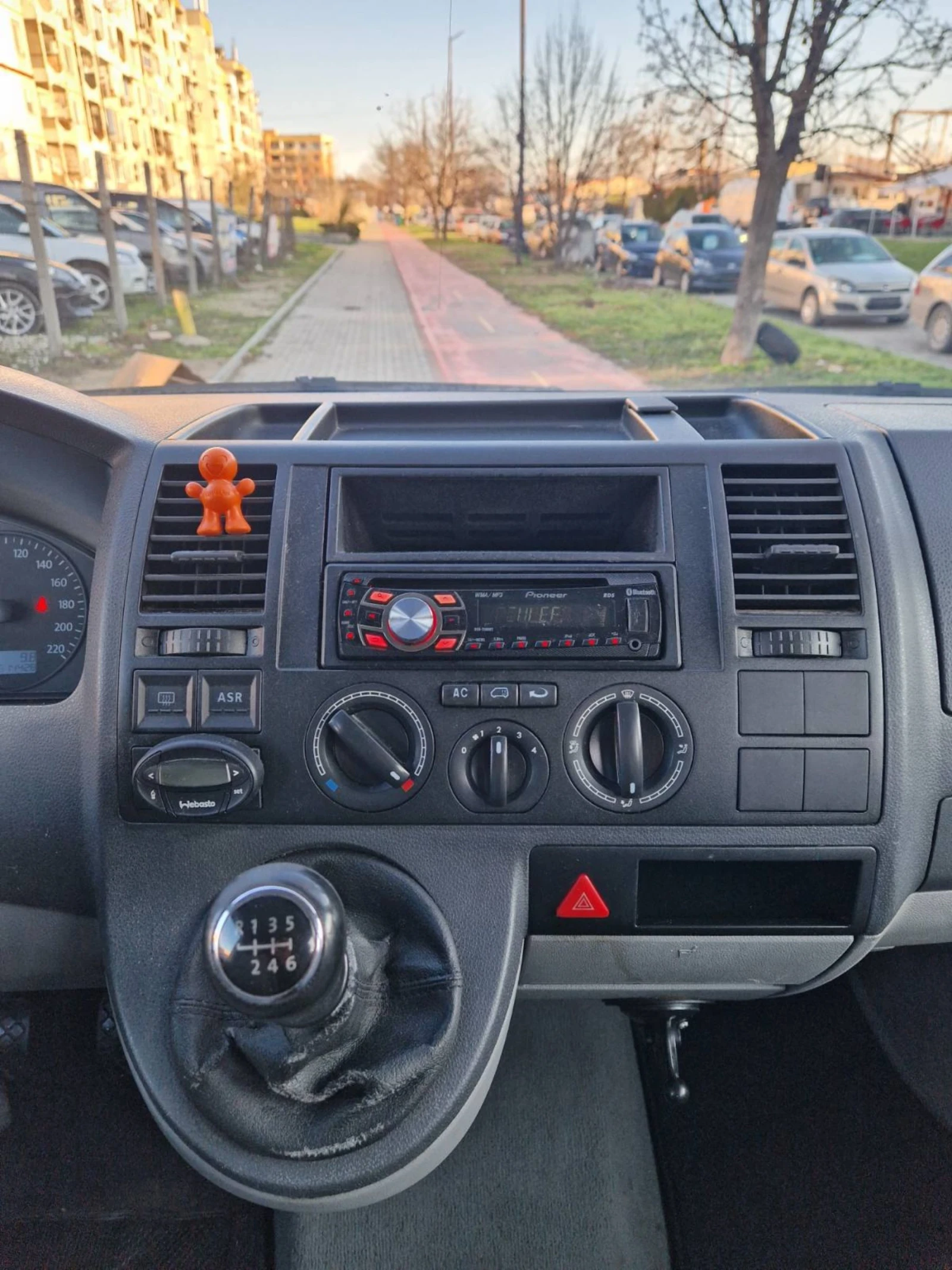 VW Transporter 2.5 / 8 места  - изображение 10