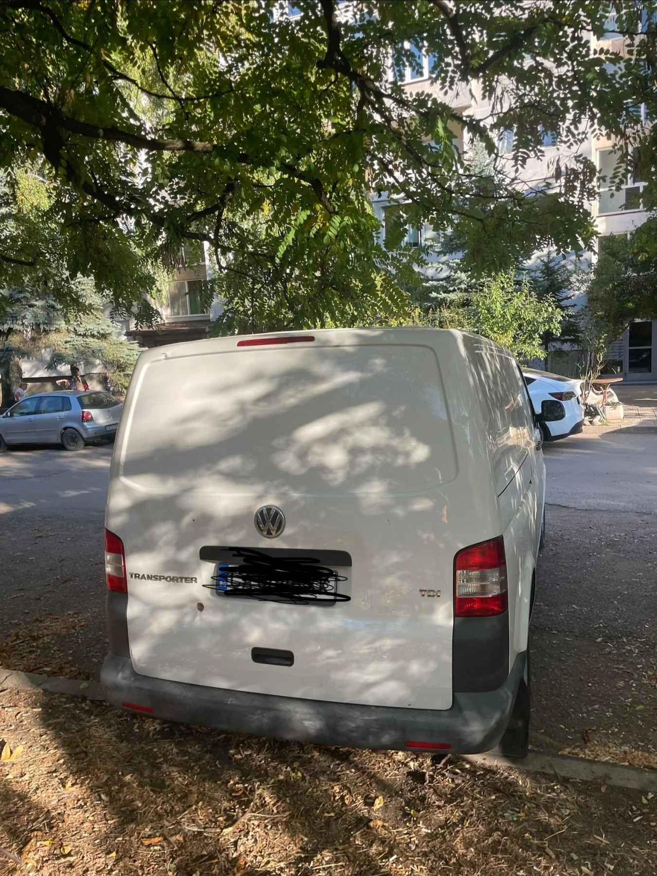 VW T5, снимка 5 - Бусове и автобуси - 56376381