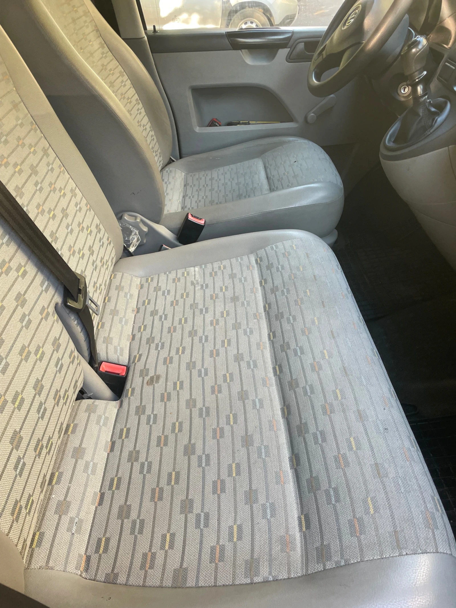 VW T5, снимка 2 - Бусове и автобуси - 56376381