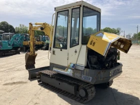 Багер Takeuchi TB350 JAPAN -  ОЧАКВАН 15.09.2026!!!, снимка 3