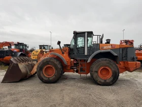 Челен товарач Hitachi ZW 310