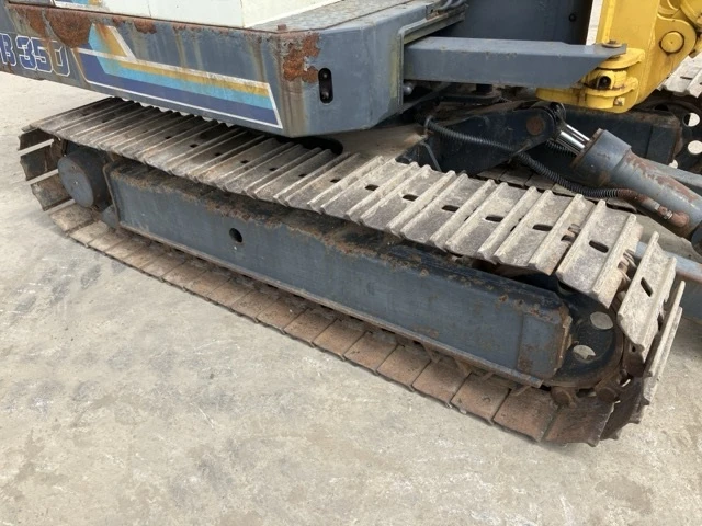 Багер Takeuchi TB350 JAPAN -  ОЧАКВАН 15.09.2026!!!, снимка 5 - Индустриална техника - 54347614