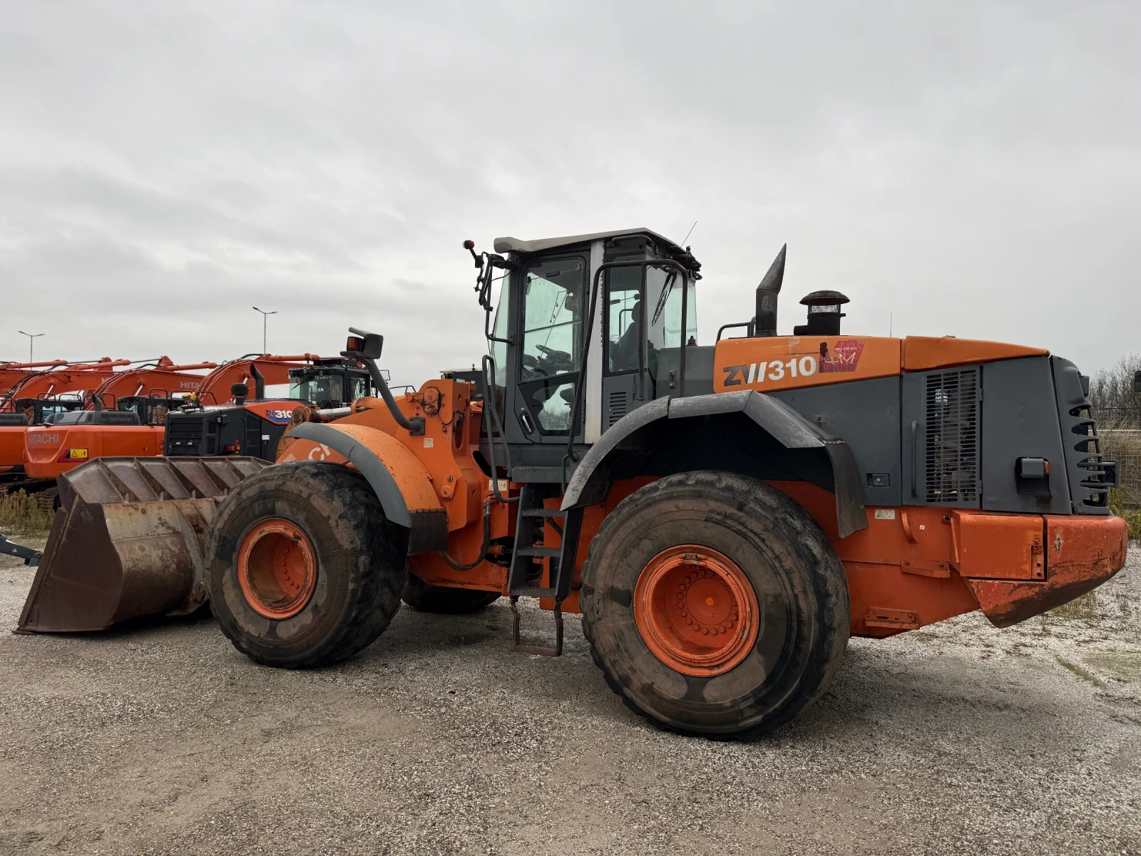 Челен товарач Hitachi ZW 310 - изображение 5