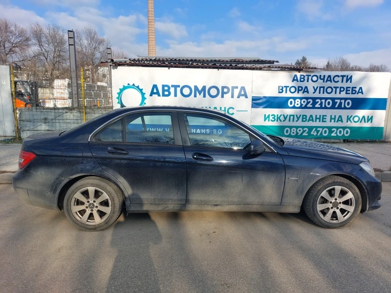 Mercedes-Benz C 220 CDI BlueEFFICIENCY W204 Facelift, снимка 4 - Автомобили и джипове - 39665812