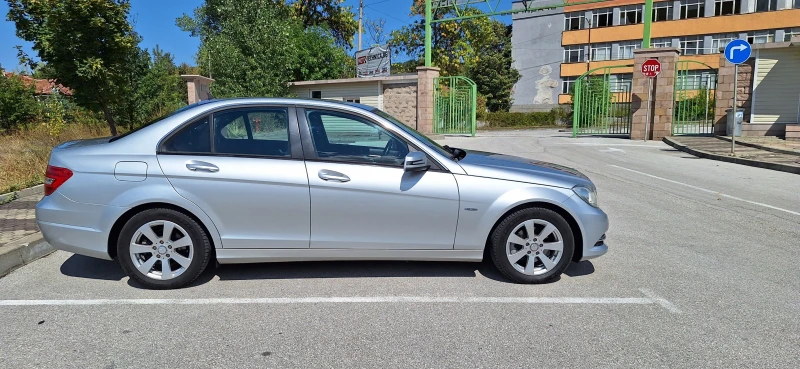 Mercedes-Benz C 180 Facelift Бензин, снимка 3 - Автомобили и джипове - 47562989