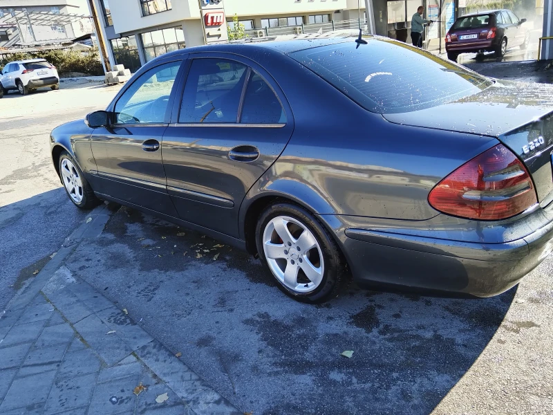 Mercedes-Benz E 220, снимка 7 - Автомобили и джипове - 47565671