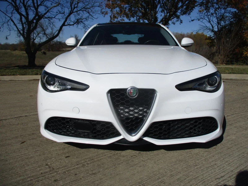 Alfa Romeo Giulia, снимка 1 - Автомобили и джипове - 48719524