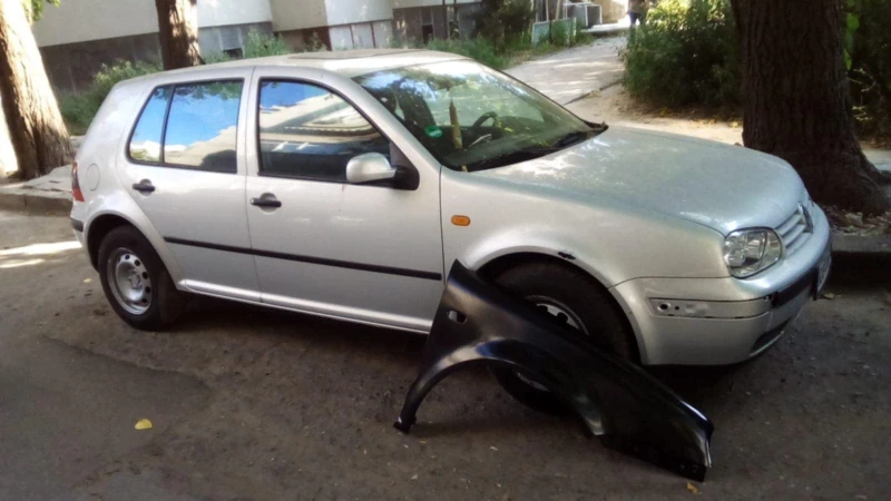 VW Golf, снимка 5 - Автомобили и джипове - 52788664